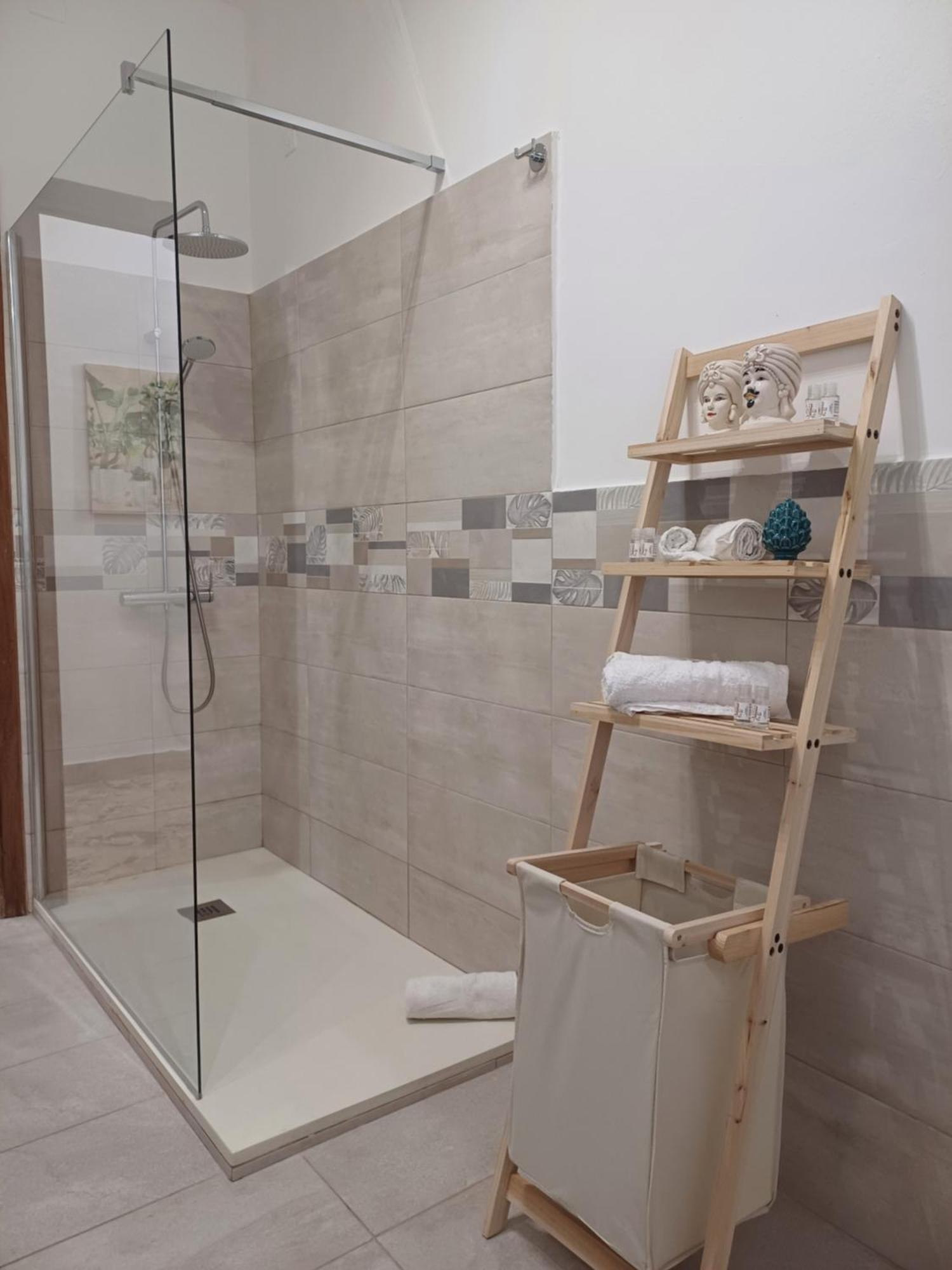 Litoranea Home Santa Flavia Eksteriør bilde